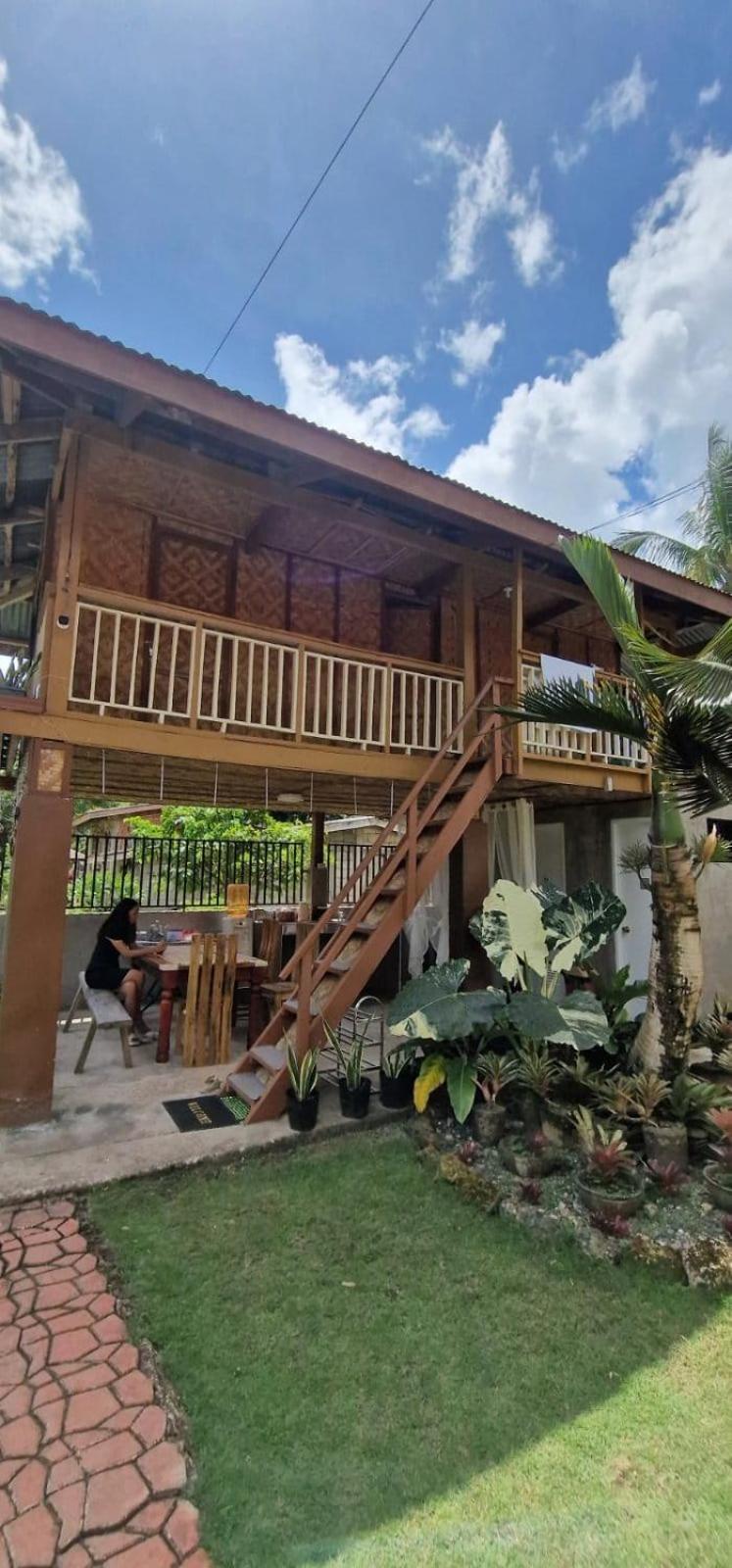 Khloe Serenity Guest House Batuan エクステリア 写真